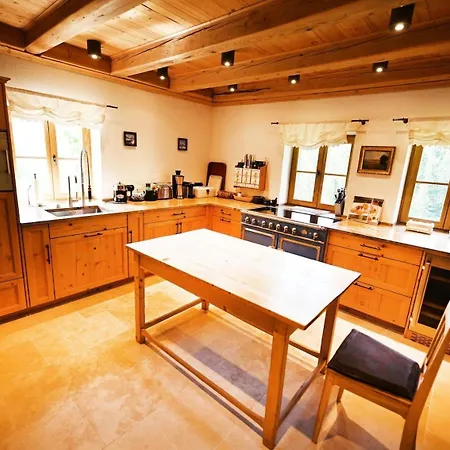 4br Chalet With Mountain Panorama